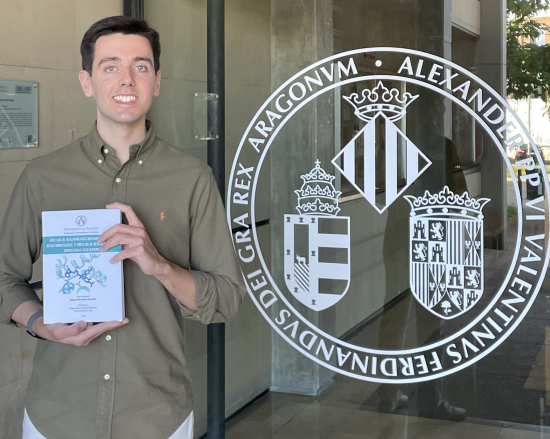 Portada del libro de la Tesis